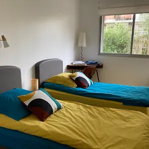 Apartment Vue Sur Jardin, 3 Pieces, Paris